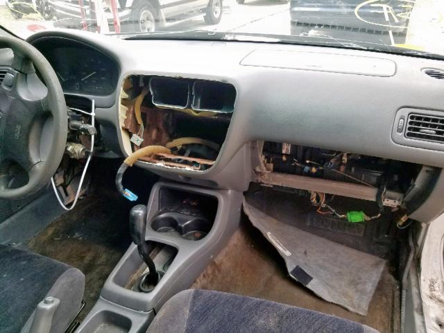 1HGEJ6124XL011647 - 1999 HONDA CIVIC DX WHITE photo 9