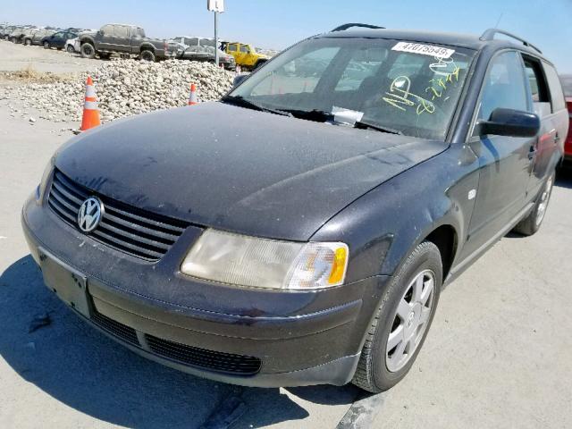 WVWHC63B51E002678 - 2001 VOLKSWAGEN PASSAT GLS BLACK photo 2