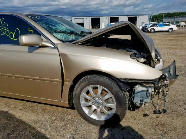 JTHBF30G520070424 - 2002 LEXUS ES 300 GOLD photo 9