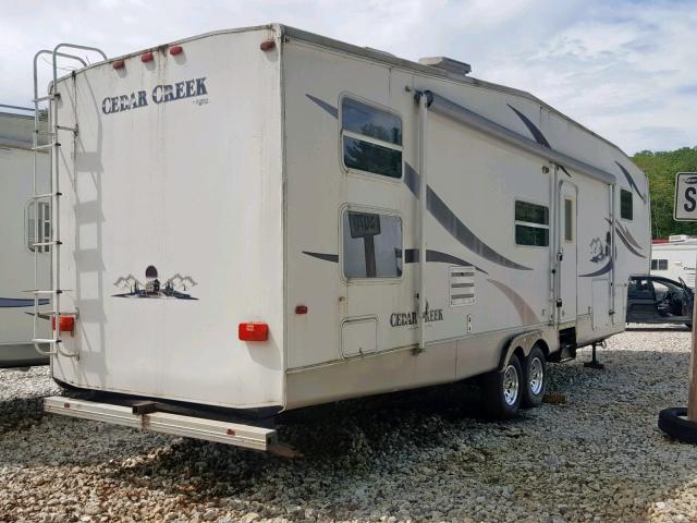 4X4FCRM264P189813 - 2004 CEDA 5TH WHEEL WHITE photo 4