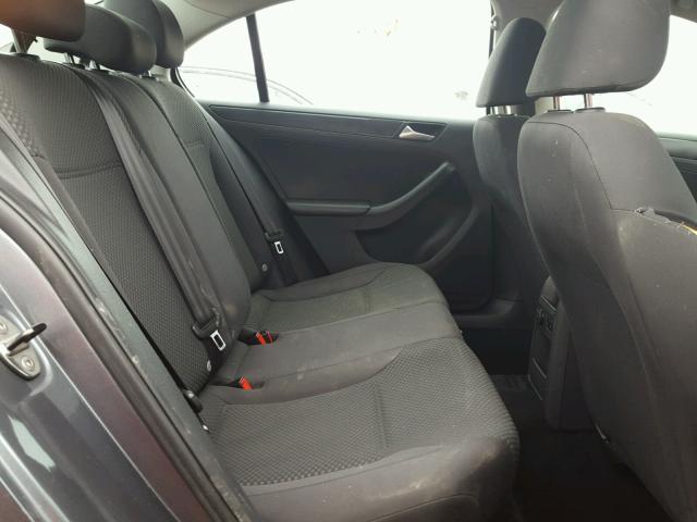 3VW1K7AJ4DM308044 - 2013 VOLKSWAGEN JETTA BASE Մոխրագույն լուսանկար 6