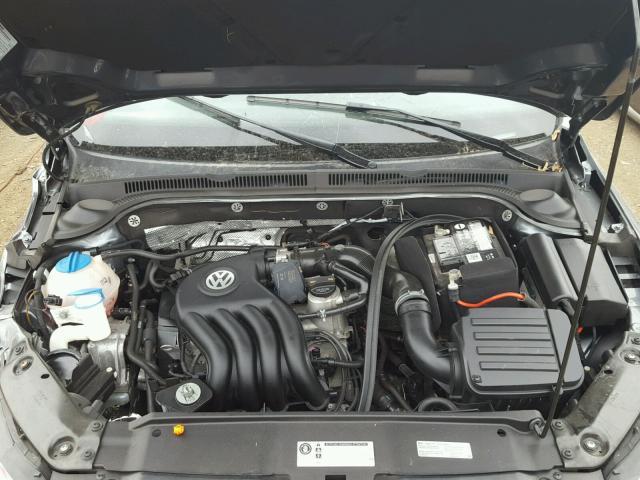 3VW1K7AJ4DM308044 - 2013 VOLKSWAGEN JETTA BASE Մոխրագույն լուսանկար 7