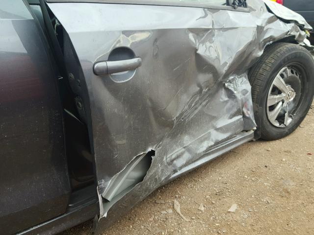 3VW1K7AJ4DM308044 - 2013 VOLKSWAGEN JETTA BASE Մոխրագույն լուսանկար 9