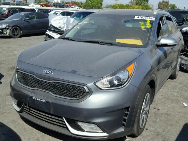 KNDCC3LC1J5162073 - 2018 KIA NIRO EX GRAY photo 2