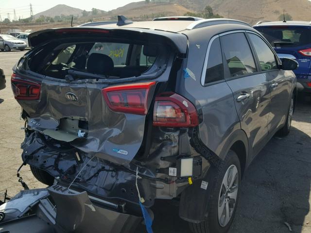 KNDCC3LC1J5162073 - 2018 KIA NIRO EX GRAY photo 4