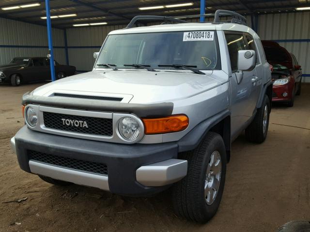 JTEBU11F58K049292 - 2008 TOYOTA FJ CRUISER SILVER photo 2