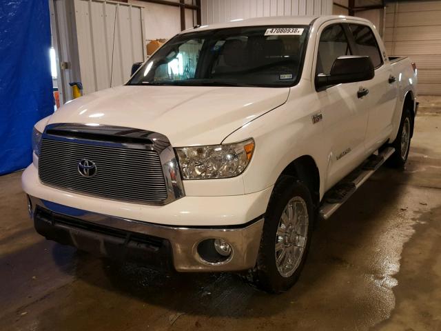 5TFEY5F1XCX118287 - 2012 TOYOTA TUNDRA CRE WHITE photo 2