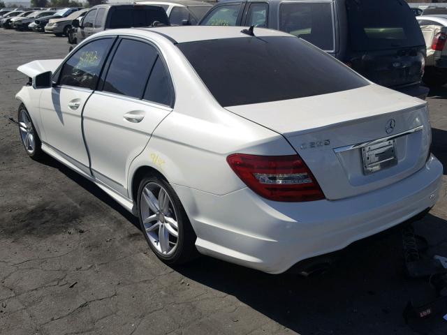 WDDGF4HB3DA768197 - 2013 MERCEDES-BENZ C 250 WHITE photo 3