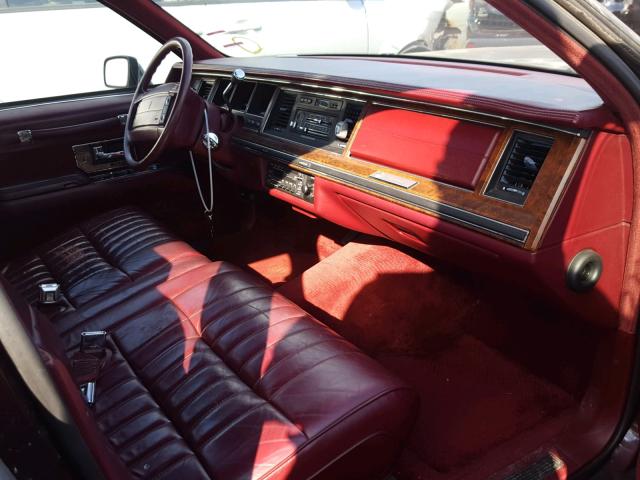 1LNLM81F7LY715703 - 1990 LINCOLN TOWN CAR MAROON photo 5