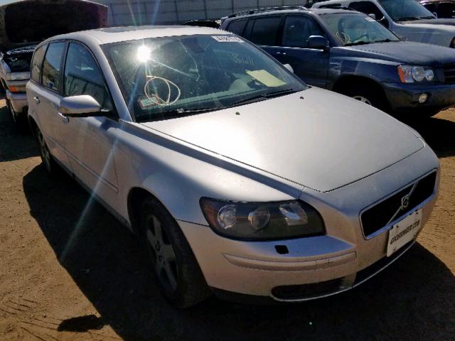 YV1MJ682752074304 - 2005 VOLVO V50 T5 SILVER photo 1