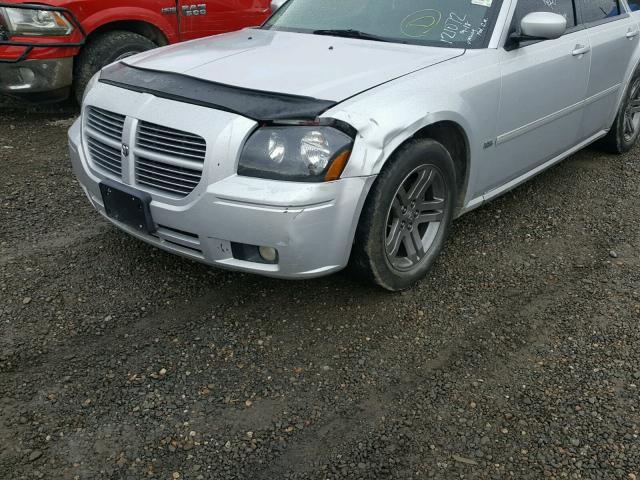 2D4FV47V96H121072 - 2006 DODGE MAGNUM SXT SILVER photo 9