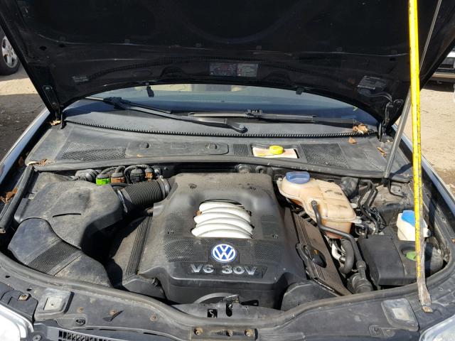 WVWRH63B03P398354 - 2003 VOLKSWAGEN PASSAT GLX BLACK photo 7