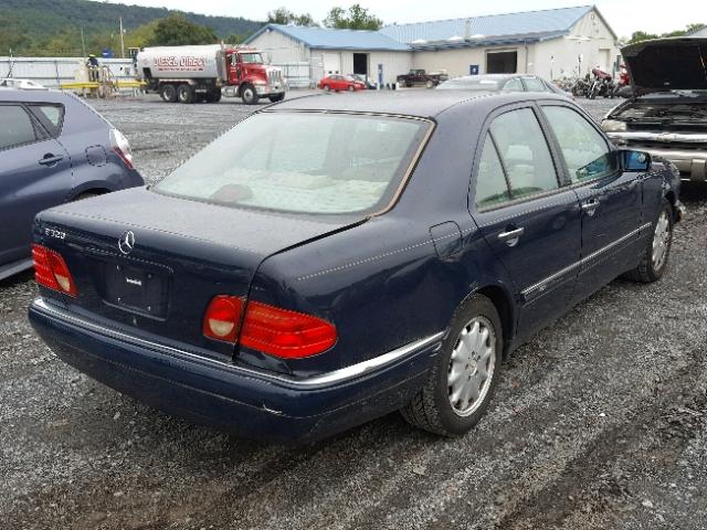 WDBJF65F7WA669659 - 1998 MERCEDES-BENZ E 320 BLUE photo 4