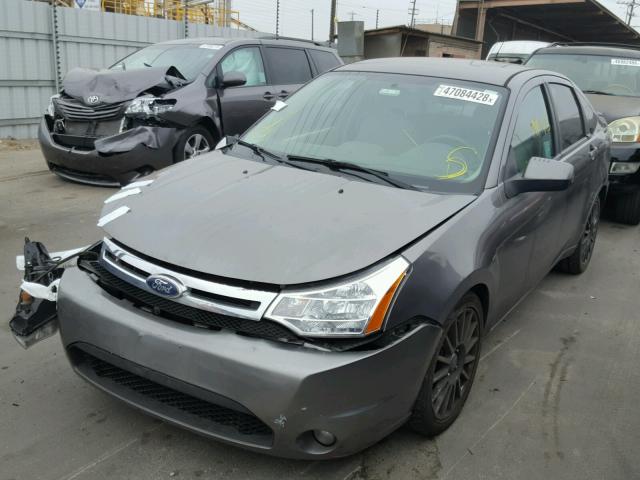 1FAHP3GN0AW292061 - 2010 FORD FOCUS SES GRAY photo 2