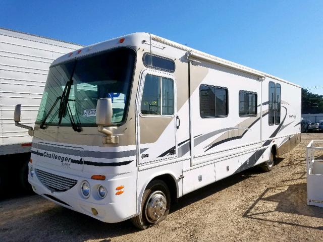 5B4MP67G443394826 - 2004 WORKHORSE CUSTOM CHASSIS MOTORHOME WHITE photo 2