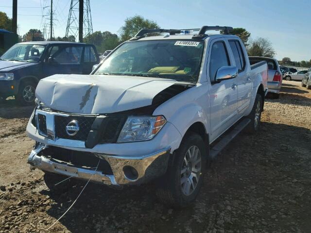 1N6AD0EVXAC426885 - 2010 NISSAN FRONTIER C WHITE photo 2