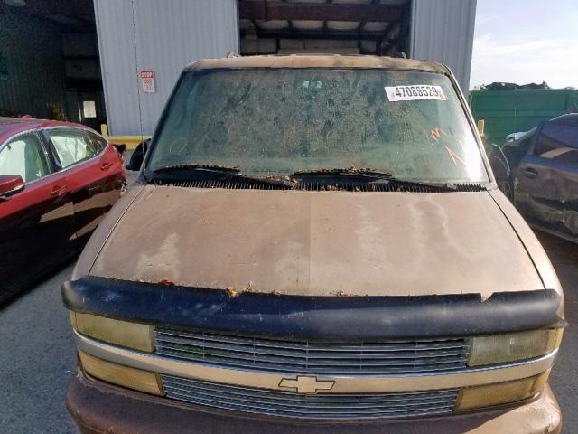 1GNDM19W7SB236887 - 1995 CHEVROLET ASTRO BROWN photo 9