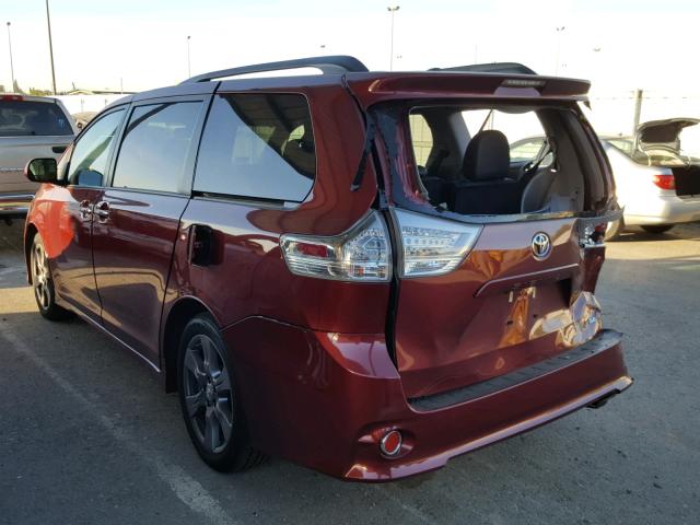 5TDXZ3DC0HS866994 - 2017 TOYOTA SIENNA SE RED photo 3