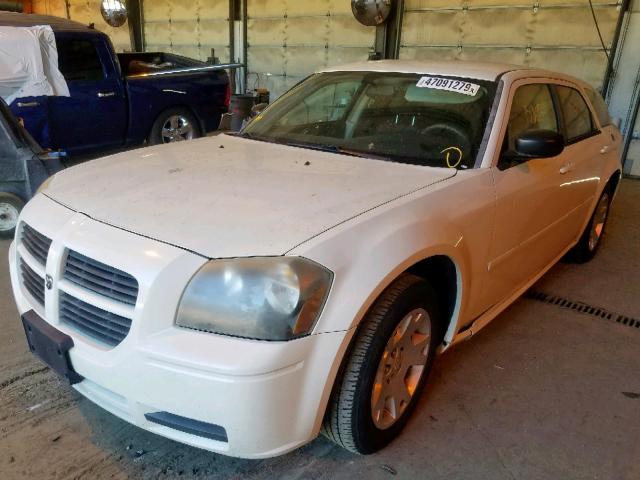 2D8FV48T75H654595 - 2005 DODGE MAGNUM SE WHITE photo 2