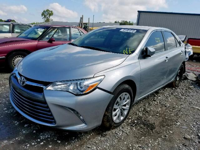 4T1BF1FK5FU482970 - 2015 TOYOTA CAMRY LE SILVER photo 2