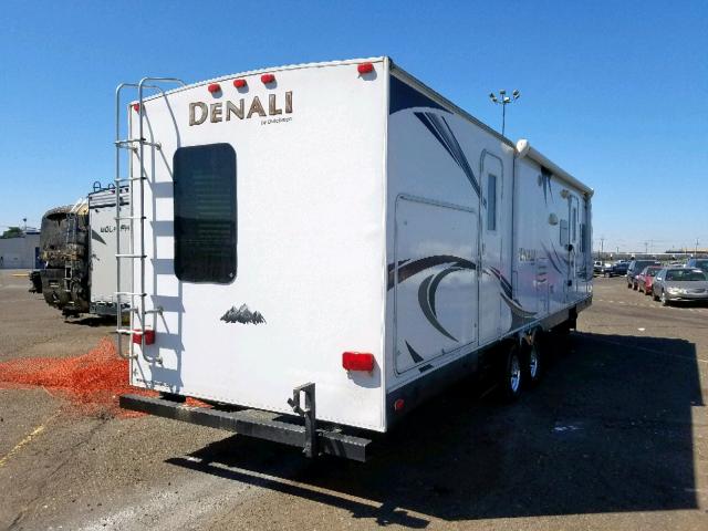 47CTD1S29DD312885 - 2013 DUTC DENALI WHITE photo 4