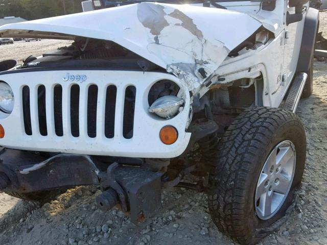 1J8FA24147L176640 - 2007 JEEP WRANGLER X WHITE photo 9