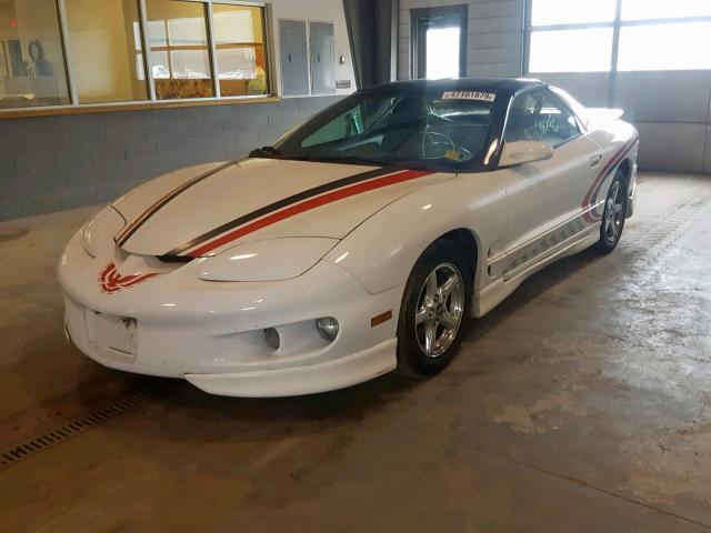 2G2FS22K2X2227105 - 1999 PONTIAC FIREBIRD WHITE photo 2