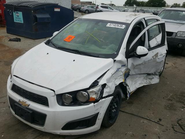 1G1JA6SH3E4132976 - 2014 CHEVROLET SONIC LS WHITE photo 2