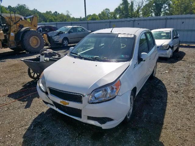 KL1TD6DE2BB143847 - 2011 CHEVROLET AVEO LS WHITE photo 2