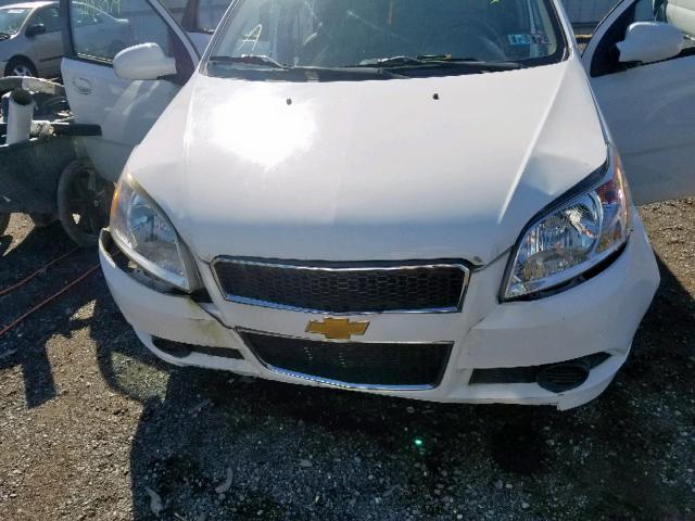 KL1TD6DE2BB143847 - 2011 CHEVROLET AVEO LS WHITE photo 9