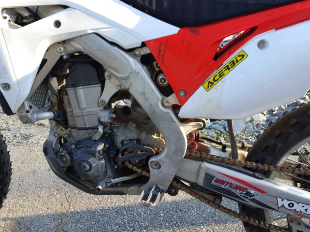 JH2PE0730HK000247 - 2017 HONDA CRF450 R RED photo 7