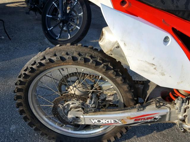 JH2PE0730HK000247 - 2017 HONDA CRF450 R RED photo 9