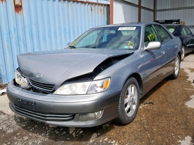 JT8BF28G2Y0263248 - 2000 LEXUS ES 300 SILVER photo 2