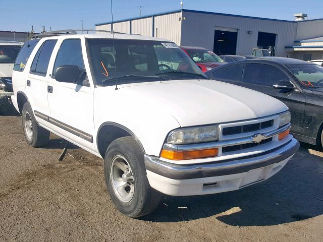 1GNCS13WXY2357710 - 2000 CHEVROLET BLAZER WHITE photo 1