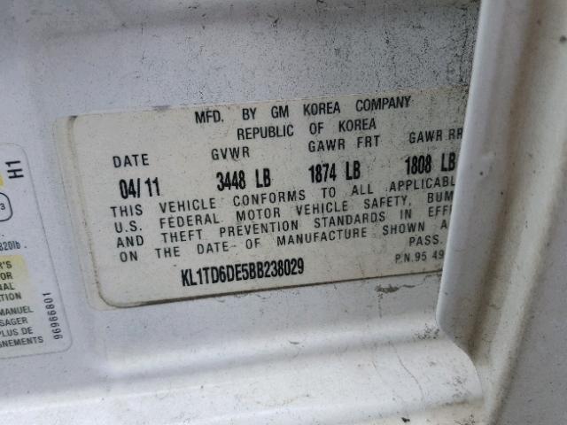 KL1TD6DE5BB238029 - 2011 CHEVROLET AVEO LS WHITE photo 10