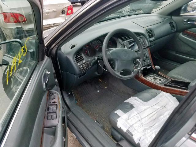 19UUA56781A021644 - 2001 ACURA 3.2TL SILVER photo 9