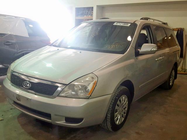 KNDMG4C78C6442085 - 2012 KIA SEDONA LX SILVER photo 2