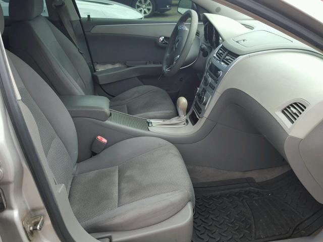 1G1ZH57B28F215658 - 2008 CHEVROLET MALIBU 1LT SILVER photo 5