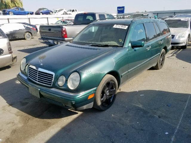 WDBJH65F7XA777761 - 1999 MERCEDES-BENZ E 320 GREEN photo 2