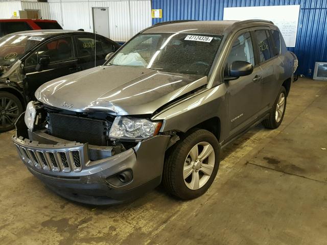 1C4NJDBB5DD165209 - 2013 JEEP COMPASS SP ნაცრისფერი ფოტო 2