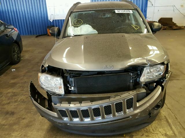1C4NJDBB5DD165209 - 2013 JEEP COMPASS SP ნაცრისფერი ფოტო 9