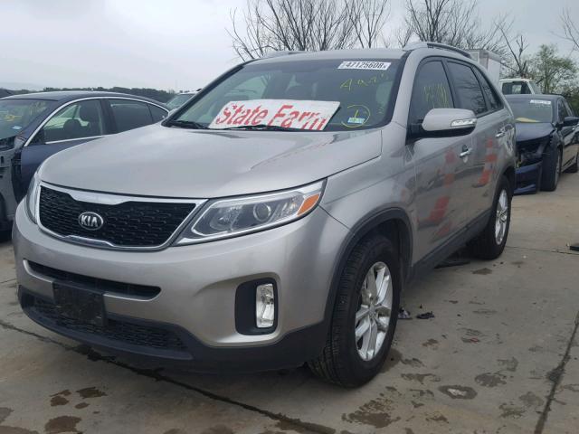 5XYKT3A63FG582456 - 2015 KIA SORENTO LX TAN photo 2