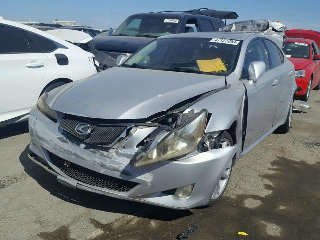 JTHBE262X75013879 - 2007 LEXUS IS 350 SILVER photo 2