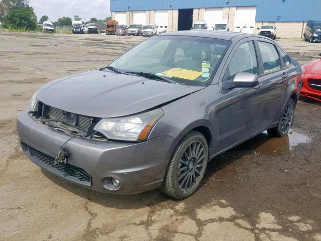 1FAHP3GN9AW156902 - 2010 FORD FOCUS SES GRAY photo 2