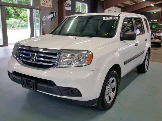 5FNYF4H29FB068998 - 2015 HONDA PILOT LX WHITE photo 2