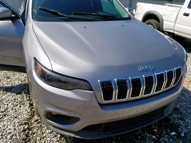 1C4PJLCB0KD203475 - 2019 JEEP CHEROKEE L SILVER photo 9