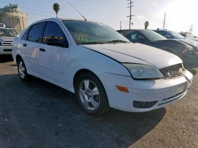 1FAFP34NX5W183348 - 2005 FORD FOCUS ZX4 WHITE photo 1