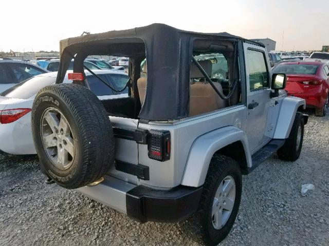 1J4FA24109L750946 - 2009 JEEP WRANGLER X SILVER photo 4