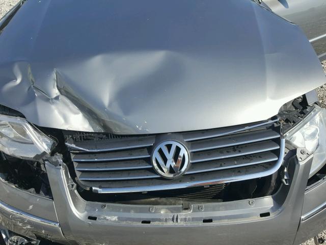 WVWTH63B91P199466 - 2001 VOLKSWAGEN PASSAT GLX 灰色 照片 7