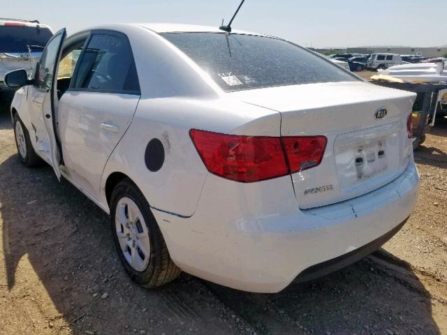 KNAFU4A2XB5423919 - 2011 KIA FORTE EX WHITE photo 3